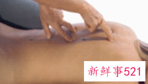 后背按摩手法图片