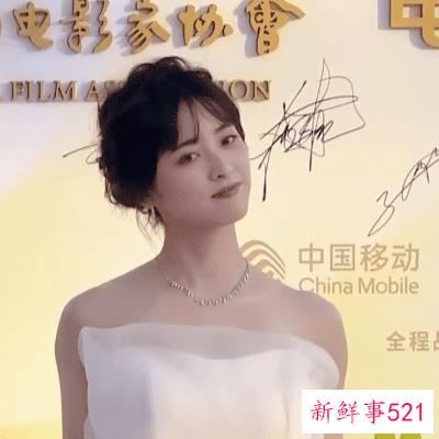 不意外，她又翻车了 ...