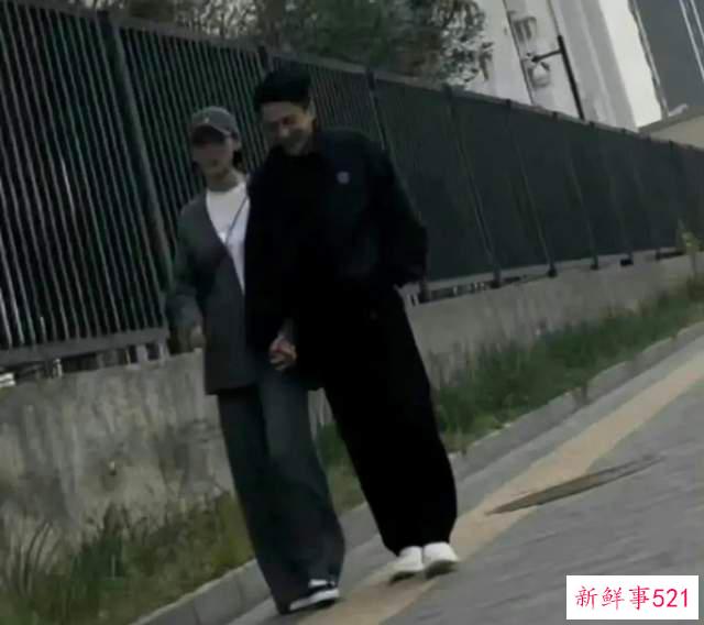 刘恺威多次与美女约会，女方被曝是李晓峰，曾与杨幂演闺蜜