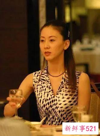 “人体模特”汤加丽