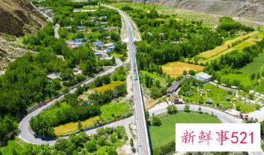 拉林铁路建成通车，复兴号首次开进西藏