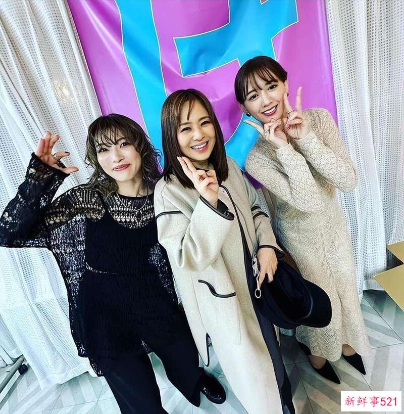苍井空新年晒照:穿兔子服童颜好甜,赞丈夫体力好