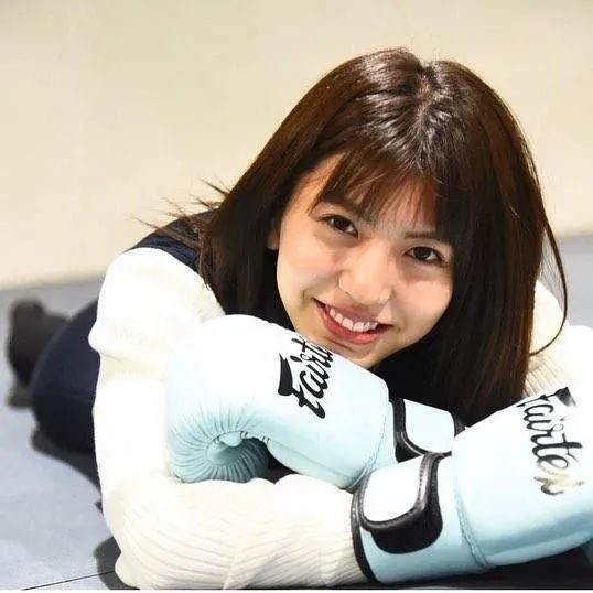 日本美女格斗家遭逮捕，犯罪理由实在难以启齿