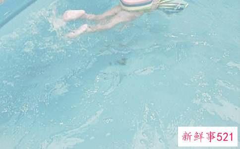 海边游泳需要带什么