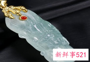 翡翠戴久了变化图