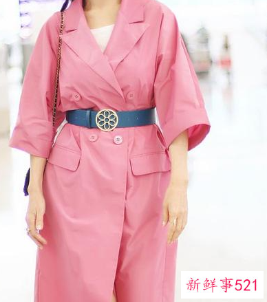 女人千万别穿一身黑