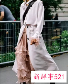 秋装长裙配什么外套好看