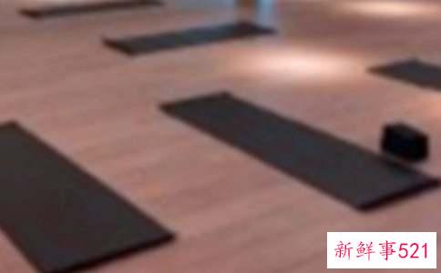 练瑜伽时双腿抖动，该如何克服？