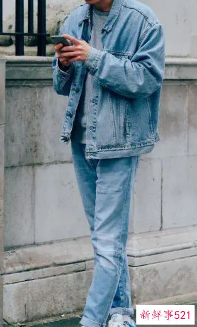 比较白的男生适合什么颜色衣服