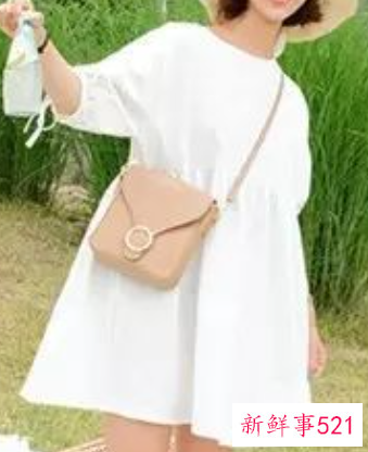 女生穿白裙子搭配