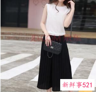 女生穿白裙子搭配