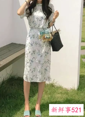 女生穿白裙子搭配