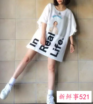女生穿白裙子搭配