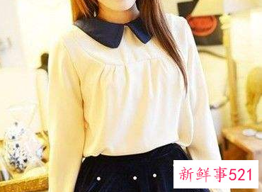 女式蕾丝打底衫搭配