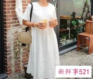 女生穿白裙子搭配