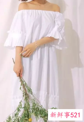 女生穿白裙子搭配