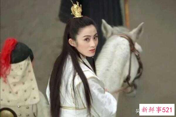 金庸小说中最搞笑的人物是谁(金庸小说最搞笑的人)