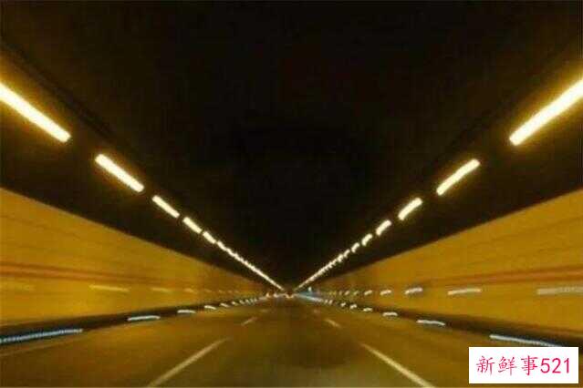 贵州穿越时空隧道(贵州惊现时光隧道时间倒退一小时)