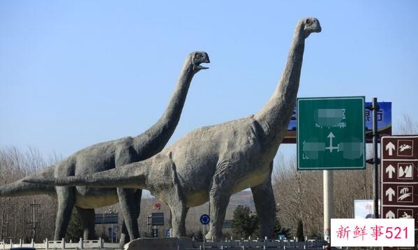 洛卡龙-阿根廷的一种大型食草恐龙(8米长-8000万年前)