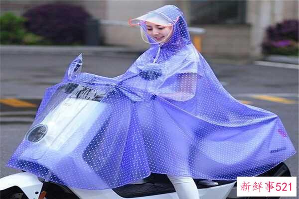 锅没煮好怎么办？将苹果皮放入锅中 在水中煮沸
