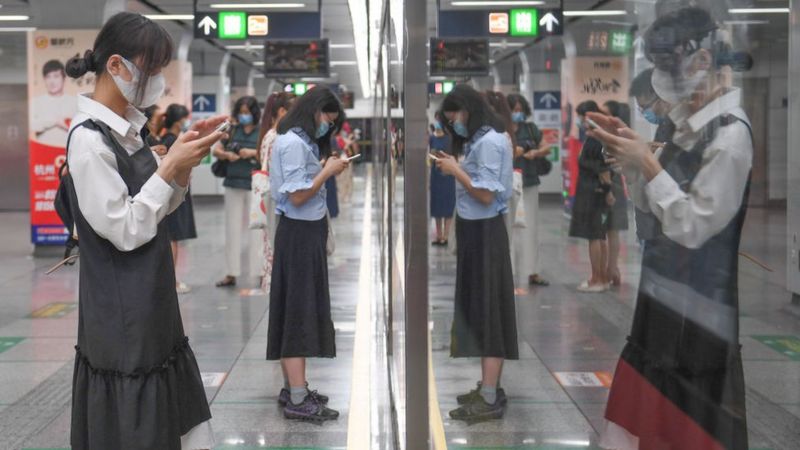 23岁女生离世背后的网暴事件与监管难题