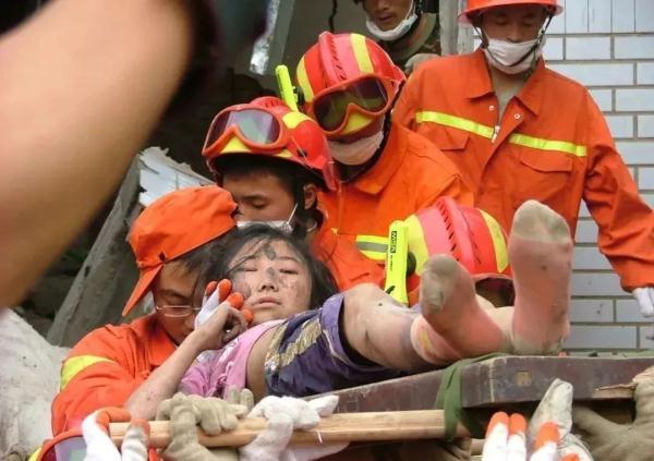 汶川地震幸存女孩遭网暴，网友怒了，四川残联已介入
