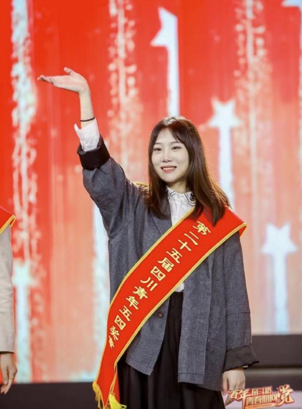 汶川地震幸存女孩遭网暴，网友怒了，四川残联已介入