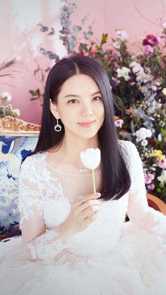 湖南盛产美人，6位湘籍女星，个个亭亭玉立，貌若天仙，千娇百媚