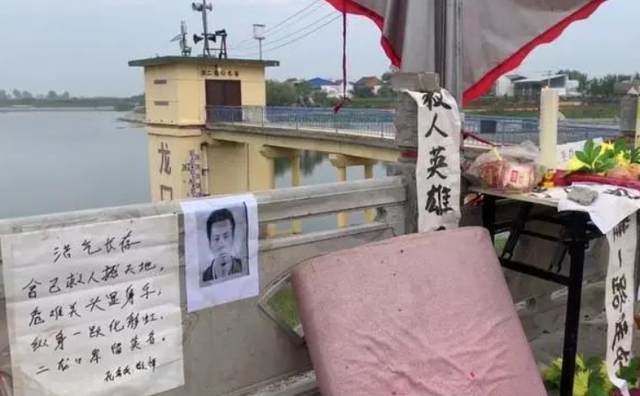 四川女孩跳江轻生，三名救人男孩全部溺亡：孩子，我宁愿你不善良
