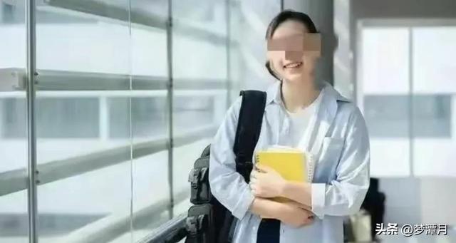云南大三女生手机惊现大量不雅信息，与多位异性有染，男友崩溃