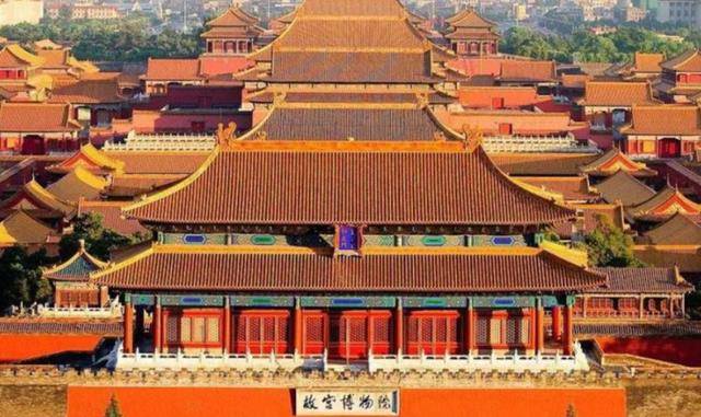 故宫墙上出现魅影，成排宫女闪电后再现，真相至今成谜