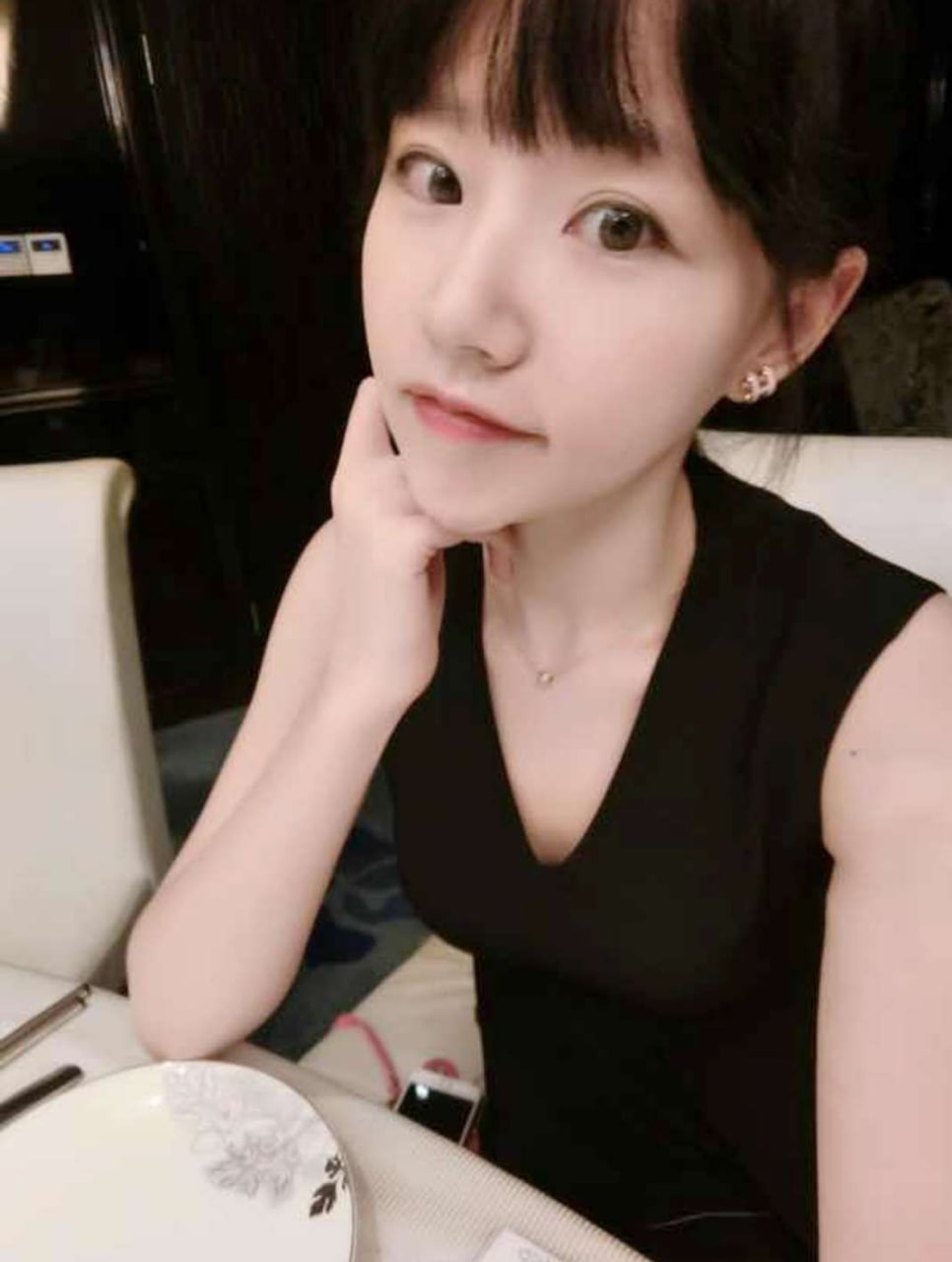 再来一波露脸又漏点的
