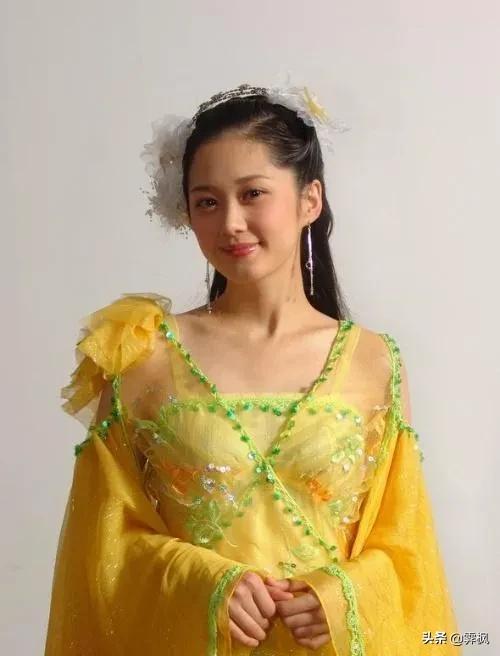 盘点穿黄衣的美女，谁最娇俏动人