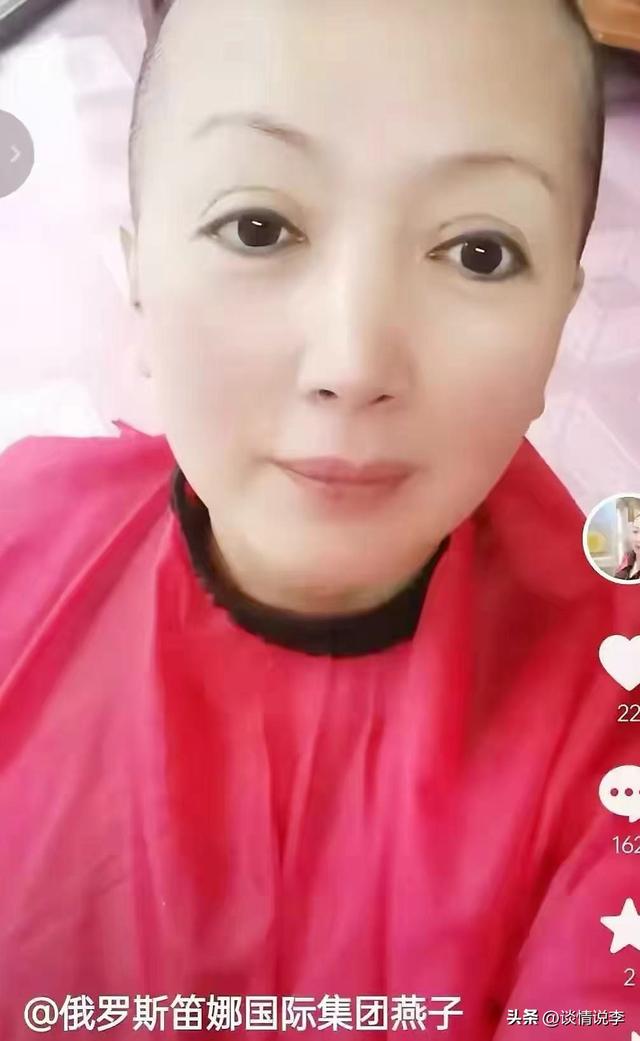 广州地铁醉酒打人大姐出来了，晒出“剃光头”照片，还如此狡辩
