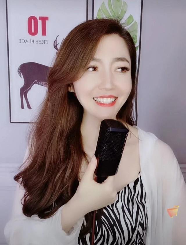 一首伤感歌曲《下辈子不做女人》靓声深情演唱