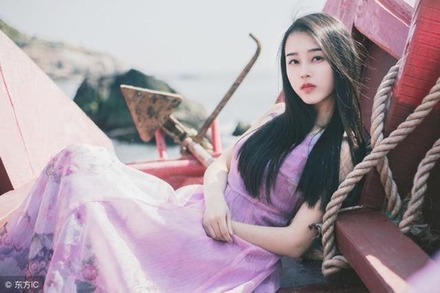 小说：她查出背后造谣者，竟是她绿茶妹妹舔狗，她决定顺藤摸瓜