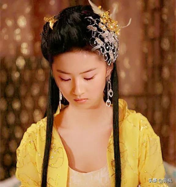 盘点穿黄衣的美女，谁最娇俏动人
