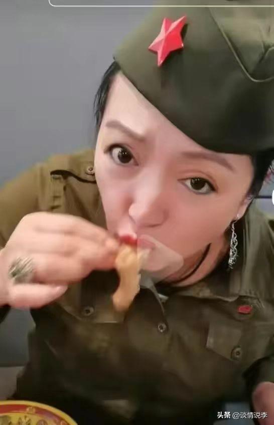 广州地铁醉酒打人大姐出来了，晒出“剃光头”照片，还如此狡辩