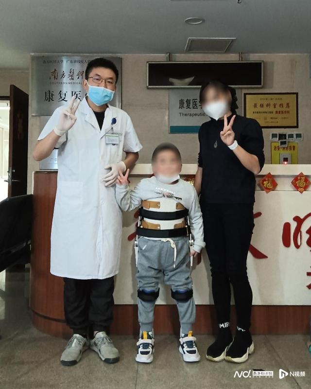 140多天后，从17楼坠落的4岁男孩重新站起来了