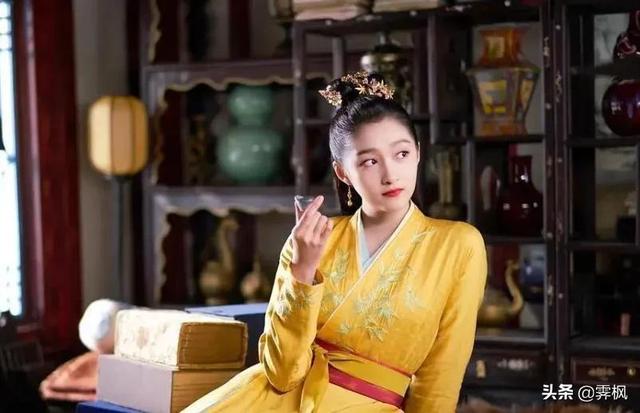 盘点穿黄衣的美女，谁最娇俏动人