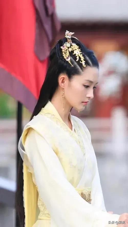 盘点穿黄衣的美女，谁最娇俏动人
