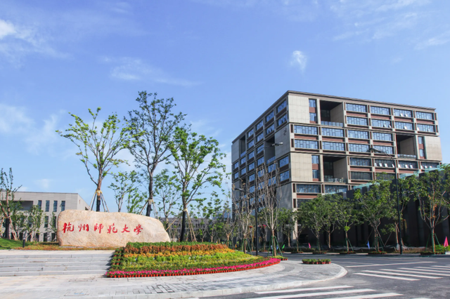 杭师大外教老师火了，又美又A仿若电影女主，学历更是不一般