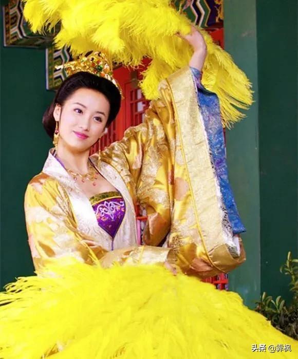 盘点穿黄衣的美女，谁最娇俏动人