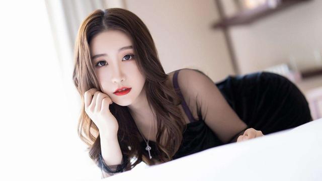 90年｜天秤座，性格开朗、自信大方、特别爱笑的小女生