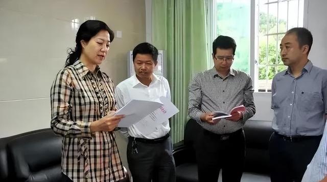四川美女书记与男下属发生不正当关系！受到严重惩罚！
