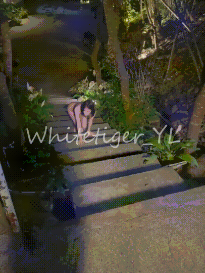 你的女神有钱人的母狗~清纯系可爱治愈小美女WHITE私拍~调教露出紫薇啪啪
