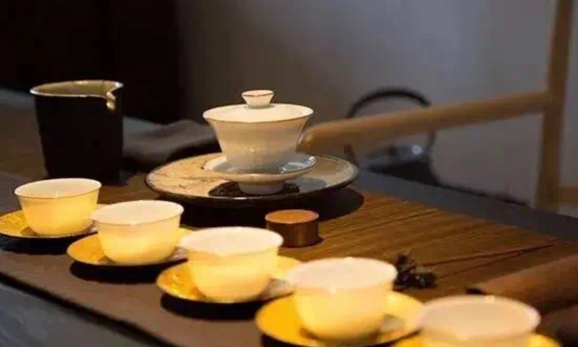 人生如茶，“空杯”才是最高境界