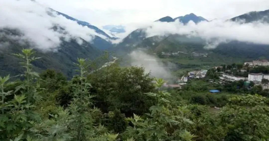 中国境内最难到达的城市,比蜀道还艰难,至今火车都不通