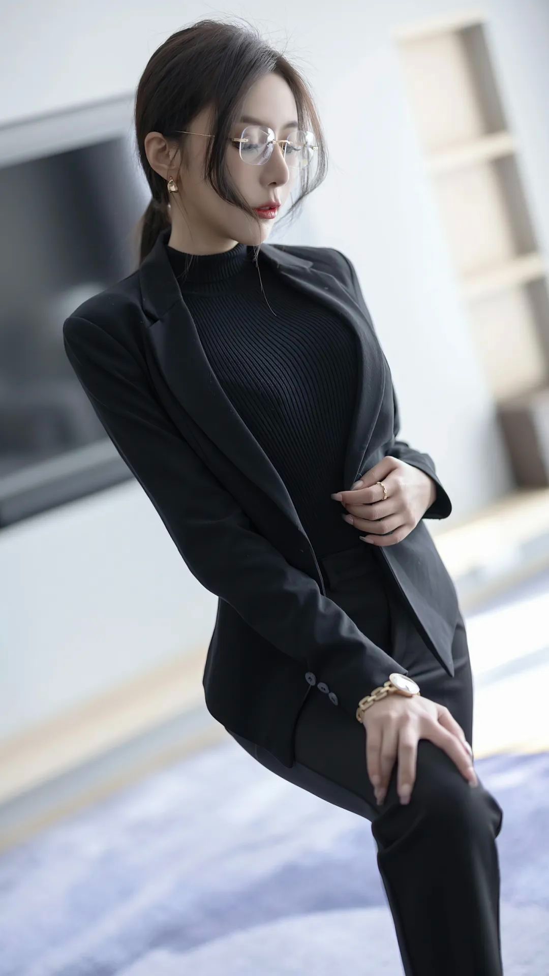 丝袜的神秘魅力：为何男人如此着迷?