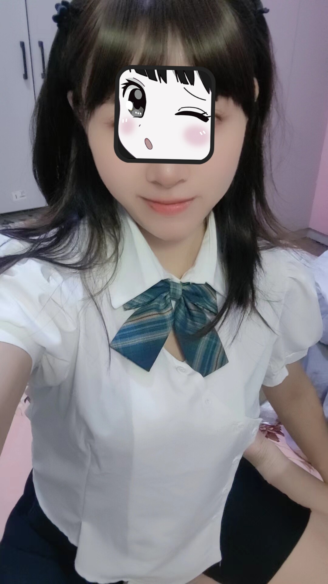 清纯表妹被各种怼阴唇骗炮，最后套牢表哥鸡巴